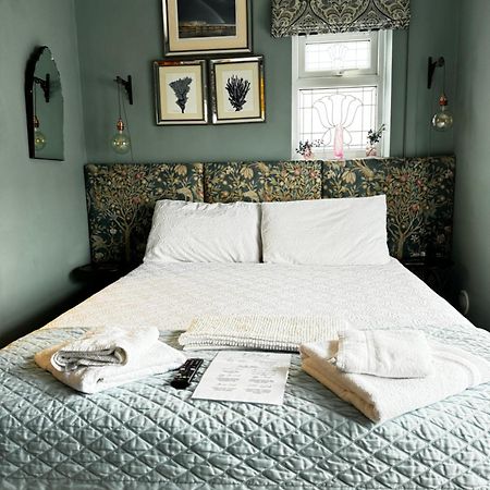 サンダウン The Townhouse 101 Bed & Breakfast エクステリア 写真