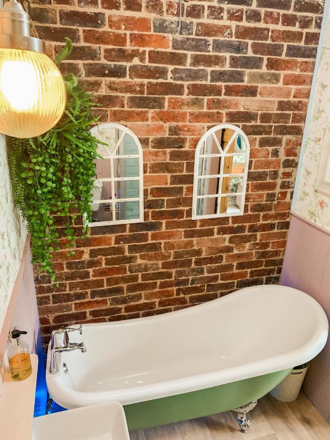 サンダウン The Townhouse 101 Bed & Breakfast エクステリア 写真