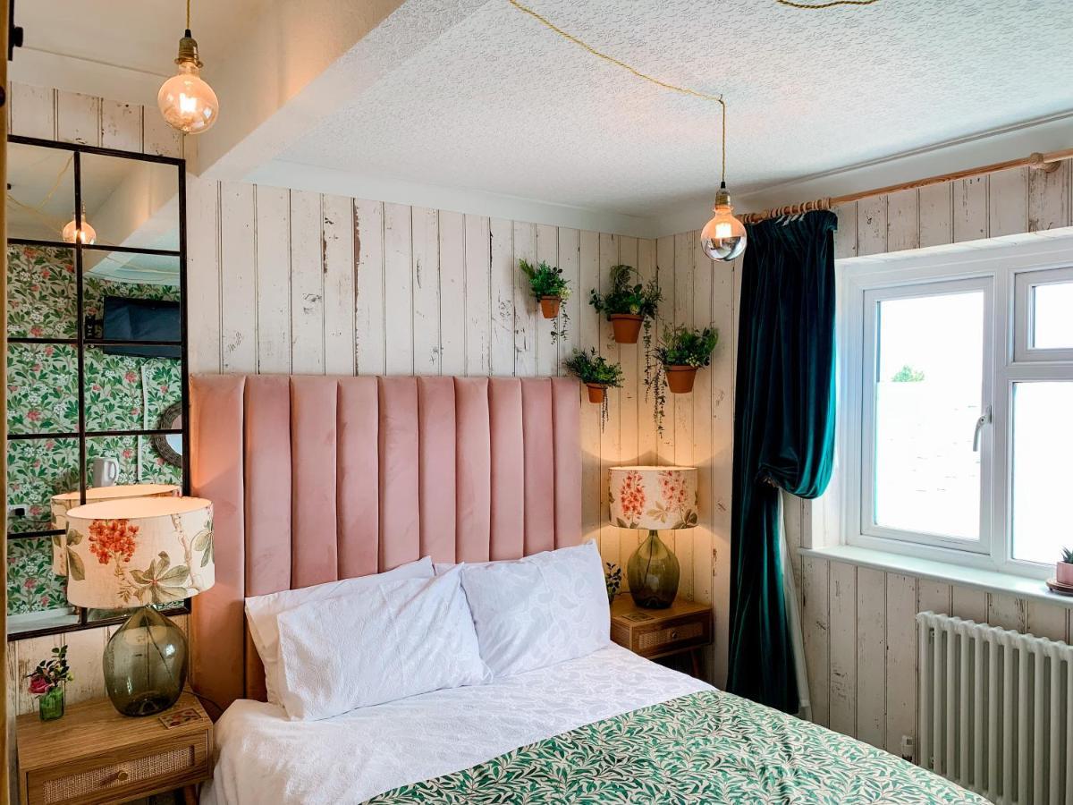 サンダウン The Townhouse 101 Bed & Breakfast エクステリア 写真