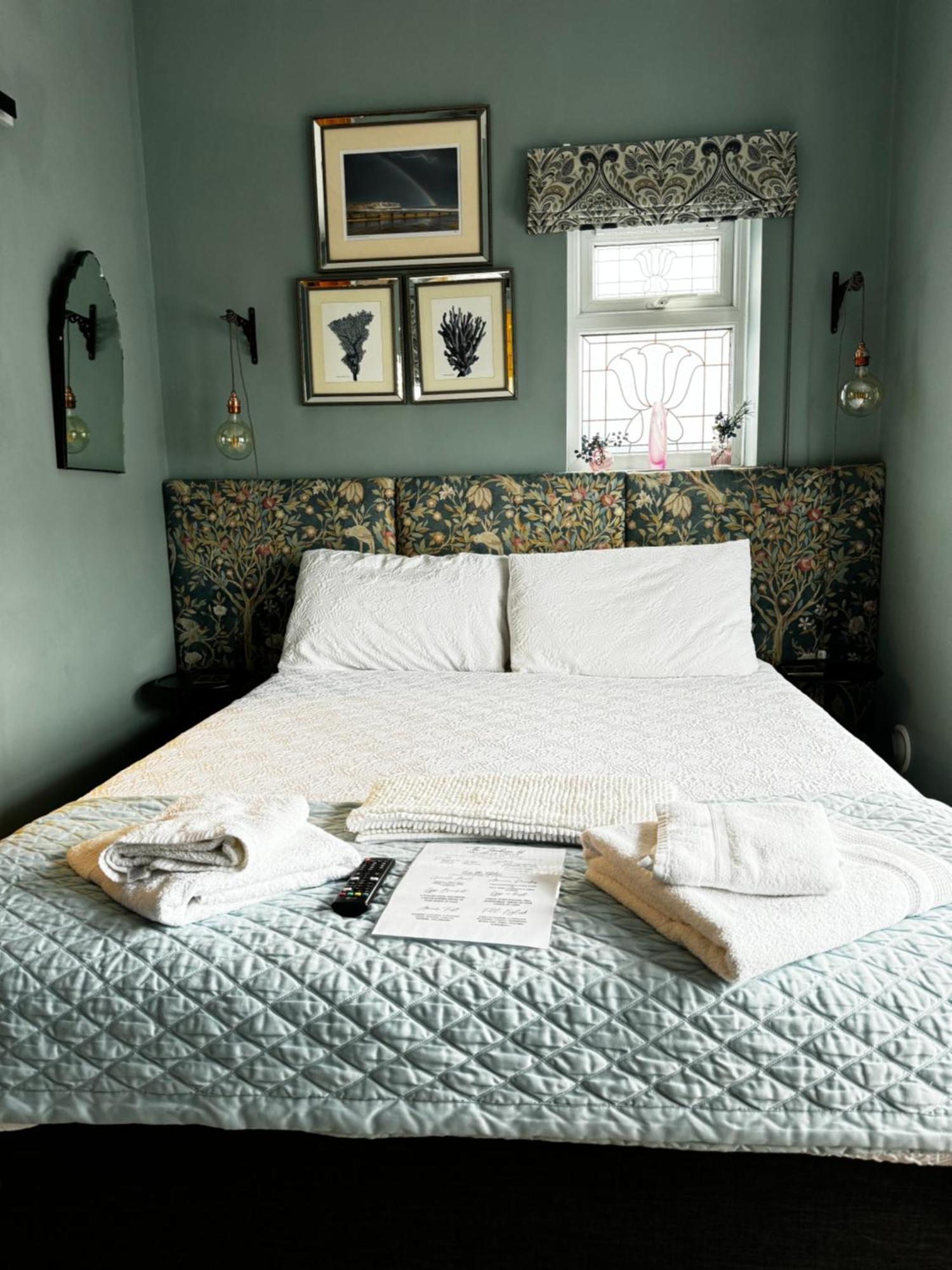 サンダウン The Townhouse 101 Bed & Breakfast エクステリア 写真